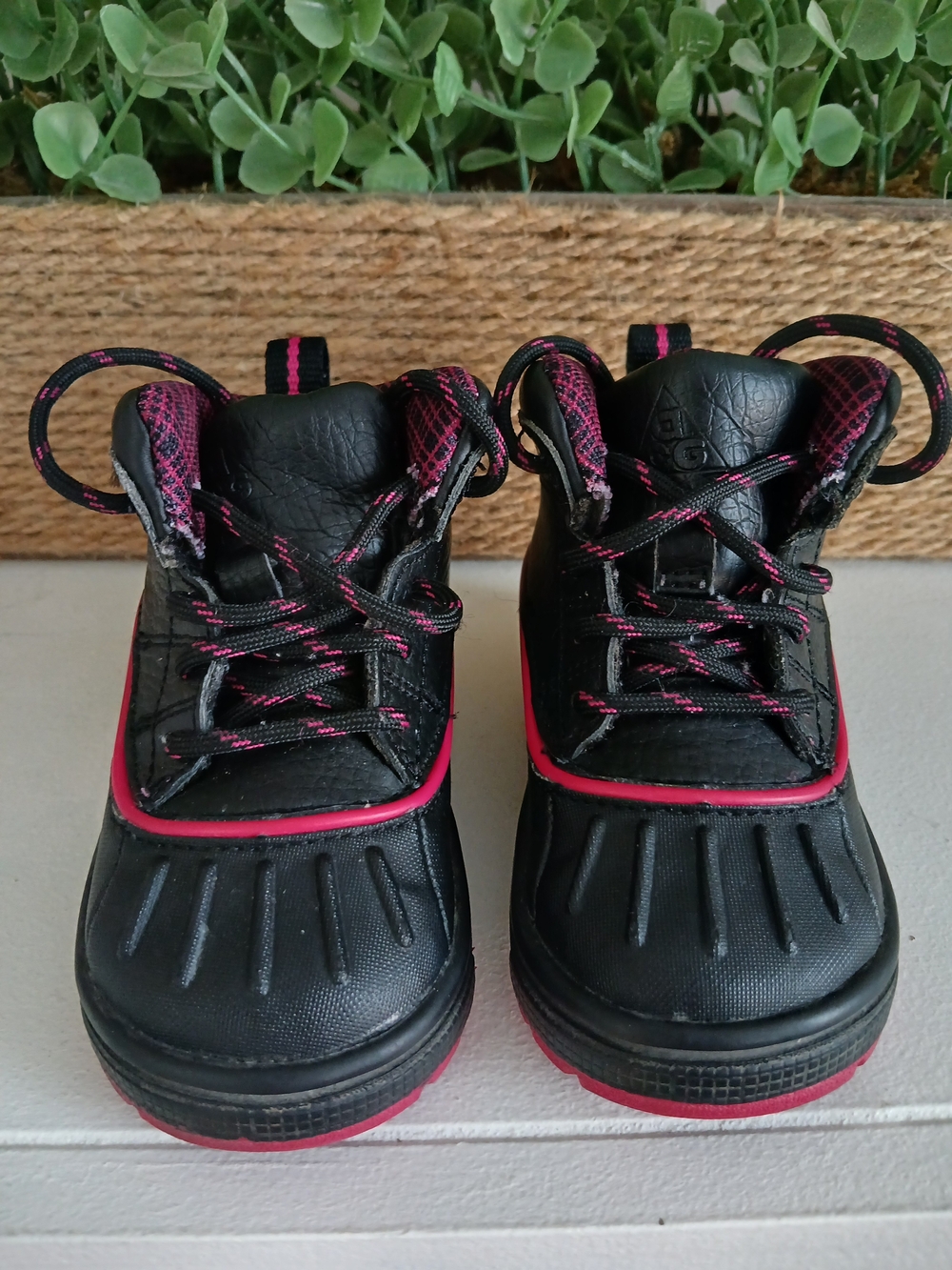 Nike Kids Black and Pink Waterproof Snow Boots